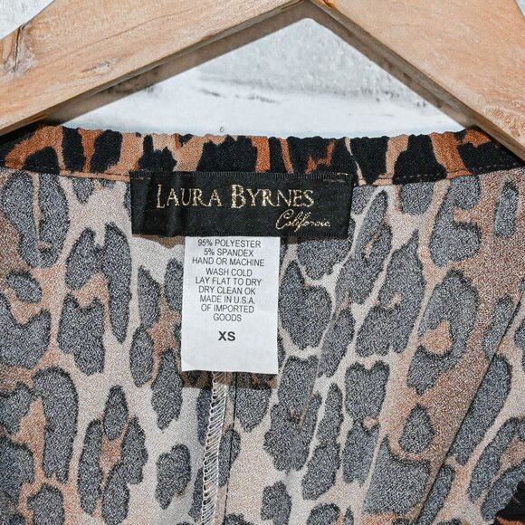 Laura Byrnes Women's off the Shoulder blouse in Leopard print size XS - Picture 2 of 6